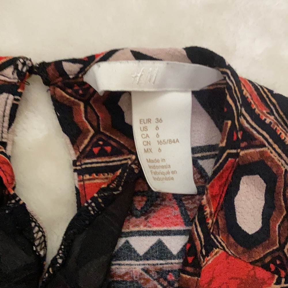 H&M patterned top - Picture 2 of 3